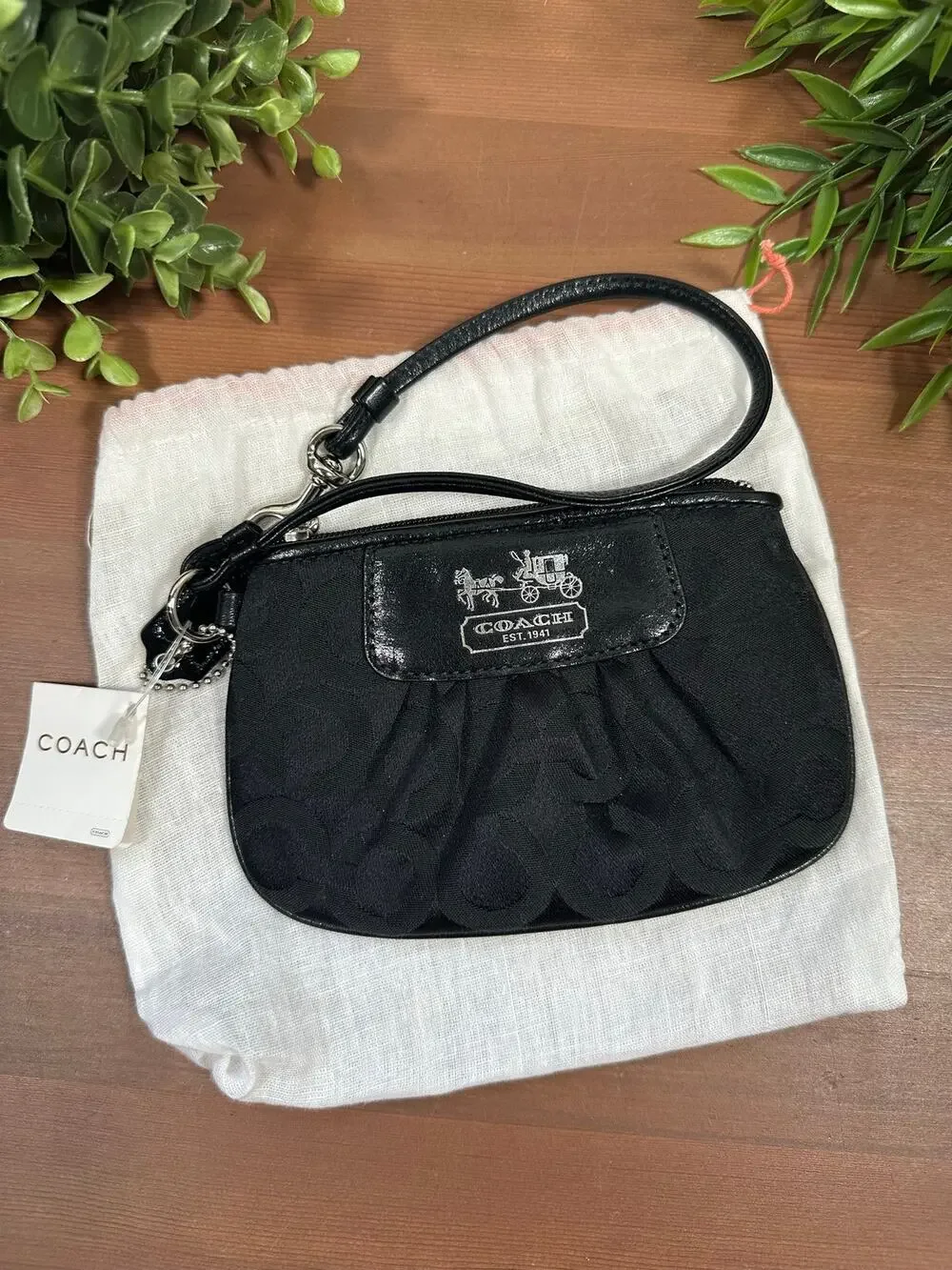 Coach Madison Op Art Amethyst Wristlet Black
